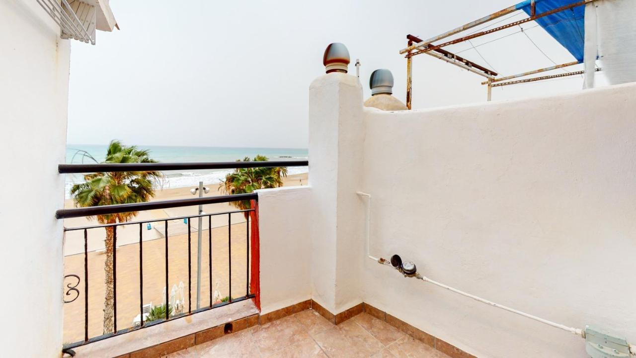 Apartamento En Primera Linea De Playa De Ла-Віла-Джойоза Екстер'єр фото