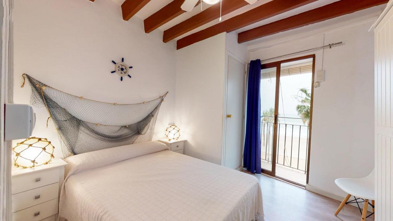 Apartamento En Primera Linea De Playa De Ла-Віла-Джойоза Екстер'єр фото